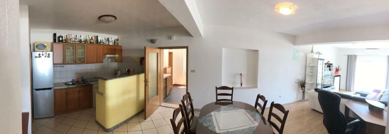 Apartment Nela *